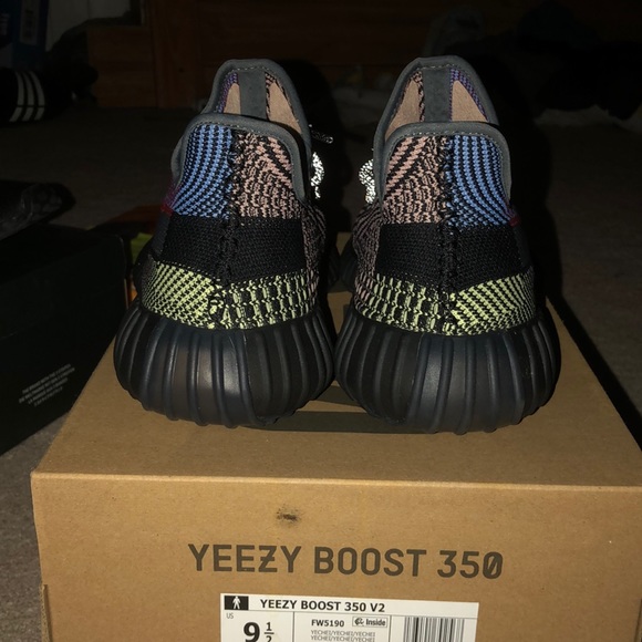 Yeezy yechil